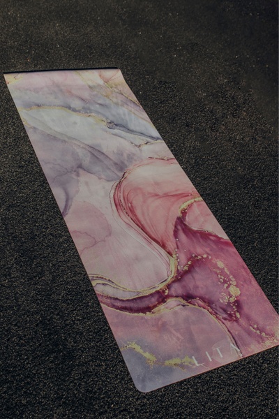Mata do jogi Lita „ Marble Rose Gold” zamsz + guma 183 x 68 x 0,3 cm